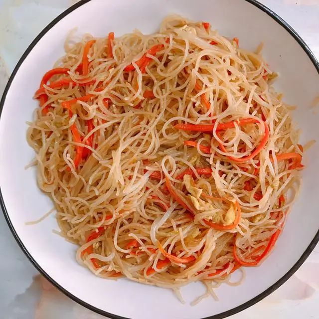 胡萝卜鸡蛋炒粉.jpg